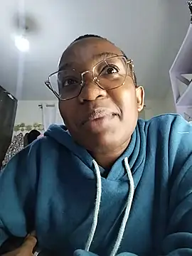 Snapshot of Miss-Temptasion chatting on 05-19-26, 04:24 Miss-Temptasion online show from 05-19-26, 04:24
