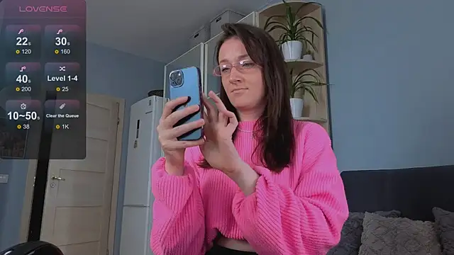 Snapshot of GoldenCrystall chatting on 06-18-26, 04:00 GoldenCrystall online show from 06-18-26, 04:00