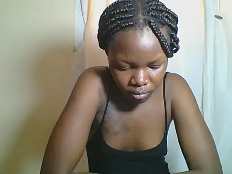 Snapshot of Sweetgal2025 chatting on 05-28-26, 08:00 Sweetgal2025 online show from 05-28-26, 08:00