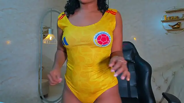 Snapshot of Horny_Curls chatting on 06-28-26, 03:45 Horny Curls online show from 06-28-26, 03:45