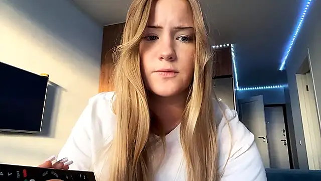 Snapshot of Lisi_Kiss_ chatting on 06-07-26, 05:06 Lisi Kiss online show from 06-07-26, 05:06