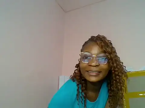Snapshot of Ariana254 chatting on 05-26-26, 01:07 Ariana254 online show from 05-26-26, 01:07