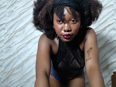 Snapshot of SpicyMackenzie22 chatting on 05-30-26, 03:31 SpicyMackenzie22 online show from 05-30-26, 03:31