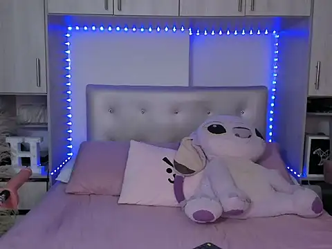 Honniewhitee  online show from 06-11-26, 02:53