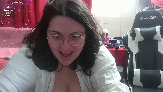 Snapshot of squishkink chatting on 06-16-26, 04:42 squishkink online show from 06-16-26, 04:42