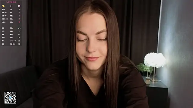 Snapshot of CarolannMirjah chatting on 06-23-26, 04:21 CarolannMirjah online show from 06-23-26, 04:21