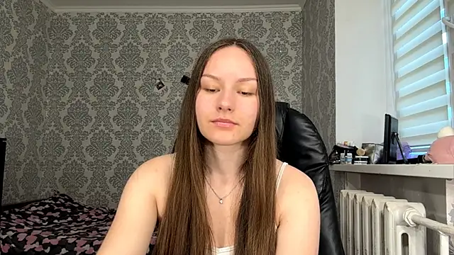 Snapshot of ShaylaChong chatting on 06-21-26, 04:04 ShaylaChong online show from 06-21-26, 04:04