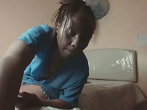 Snapshot of pinky-lips chatting on 05-19-26, 04:46 pinky-lips online show from 05-19-26, 04:46