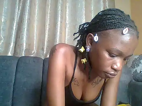 Snapshot of Sexy_dotta chatting on 05-27-26, 01:52 Sexy dotta online show from 05-27-26, 01:52