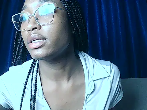 Snapshot of pinky_aura22 chatting on 06-19-26, 09:40 pinky aura22 online show from 06-19-26, 09:40
