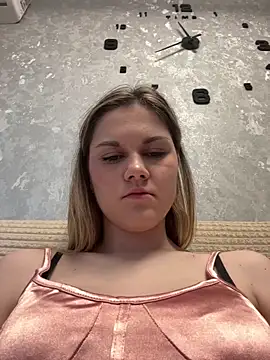 Snapshot of la_lisa_ chatting on 06-03-26, 06:49 la lisa online show from 06-03-26, 06:49