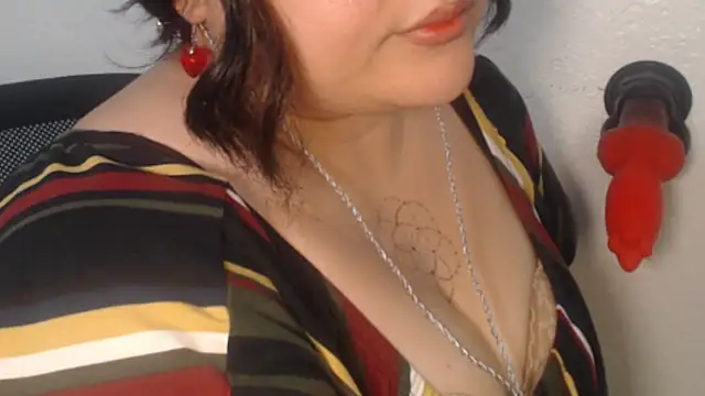 Snapshot of MaevenNectar chatting on 05-25-26, 12:49 MaevenNectar online show from 05-25-26, 12:49