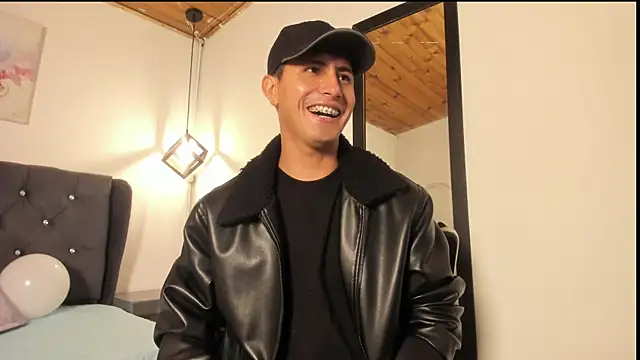Snapshot of marcos_vieyra chatting on 07-08-26, 07:40 marcos vieyra online show from 07-08-26, 07:40