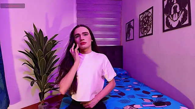 Snapshot of AURALIS_LUX chatting on 05-18-26, 12:11 AURALIS LUX online show from 05-18-26, 12:11