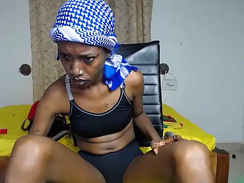Snapshot of KlaraCandy chatting on 05-24-26, 05:56 KlaraCandy online show from 05-24-26, 05:56