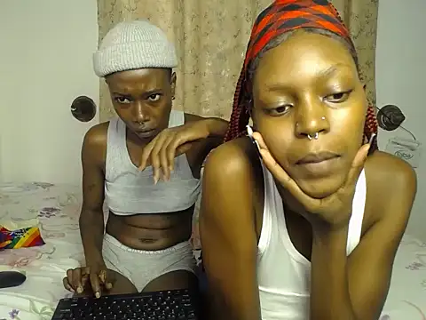 Snapshot of KlaraCandy chatting on 06-22-26, 01:08 KlaraCandy online show from 06-22-26, 01:08