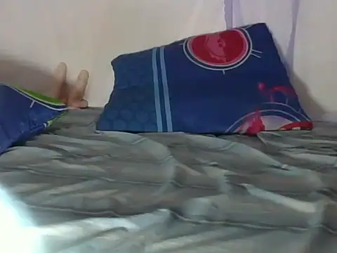 Snapshot of Queen_Zuri chatting on 07-15-26, 06:57 Queen Zuri online show from 07-15-26, 06:57