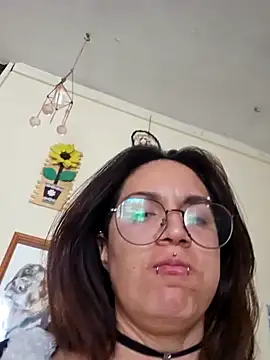 Snapshot of Karengenesisx chatting on 06-11-26, 04:16 Karengenesisx online show from 06-11-26, 04:16