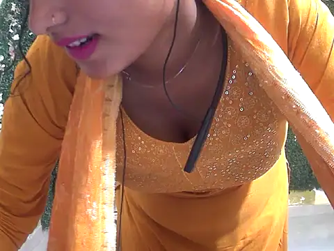 Snapshot of shallykaur chatting on 06-12-26, 03:49 shallykaur online show from 06-12-26, 03:49