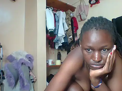 Snapshot of petite_cuteass chatting on 05-29-26, 03:37 petite cuteass online show from 05-29-26, 03:37
