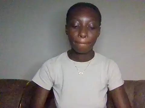 Snapshot of miss_petite0 chatting on 06-08-26, 01:28 miss petite0 online show from 06-08-26, 01:28
