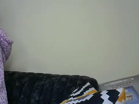 Snapshot of Daddys-girl chatting on 06-12-26, 03:22 Daddys-girl online show from 06-12-26, 03:22