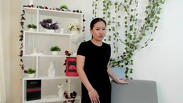 Snapshot of LaritaLevell chatting on 05-22-26, 10:43 LaritaLevell online show from 05-22-26, 10:43