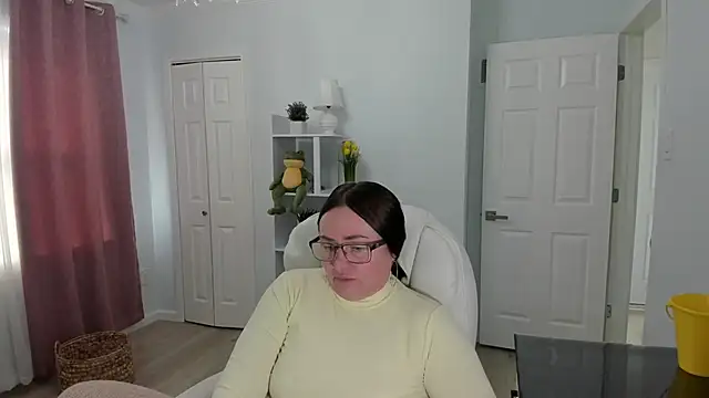 Vika73 online show from 02-18-25, 06:15