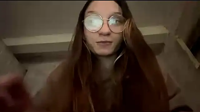 Snapshot of SparkleJebb chatting on 06-17-26, 04:30 SparkleJebb online show from 06-17-26, 04:30