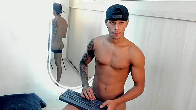 Snapshot of Joao_da_silva19 chatting on 06-11-26, 07:01 Joao da silva19 online show from 06-11-26, 07:01