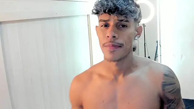 Snapshot of Joao_da_silva19 chatting on 06-21-26, 01:03 Joao da silva19 online show from 06-21-26, 01:03