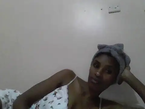 Snapshot of Fl0wrs_ chatting on 05-23-26, 11:20 Fl0wrs online show from 05-23-26, 11:20
