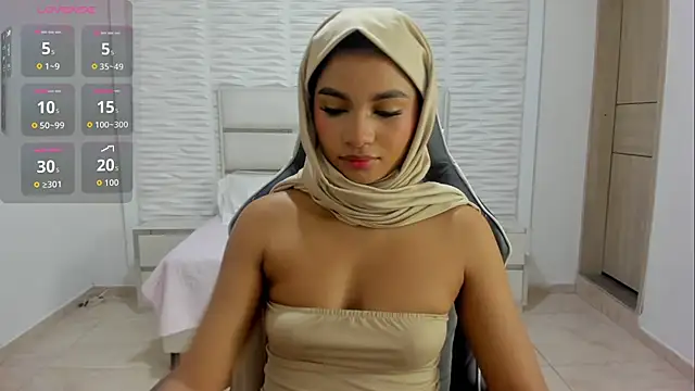 Layla irfan online show from 06-19-26, 01:15