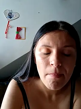 Snapshot of Yeras_ chatting on 06-10-26, 02:05 Yeras online show from 06-10-26, 02:05