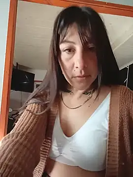 Snapshot of guapitaaa_love chatting on 06-21-26, 02:08 guapitaaa love online show from 06-21-26, 02:08