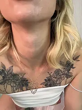 Snapshot of TeaseBabeXXX chatting on 05-30-26, 10:40 TeaseBabeXXX online show from 05-30-26, 10:40