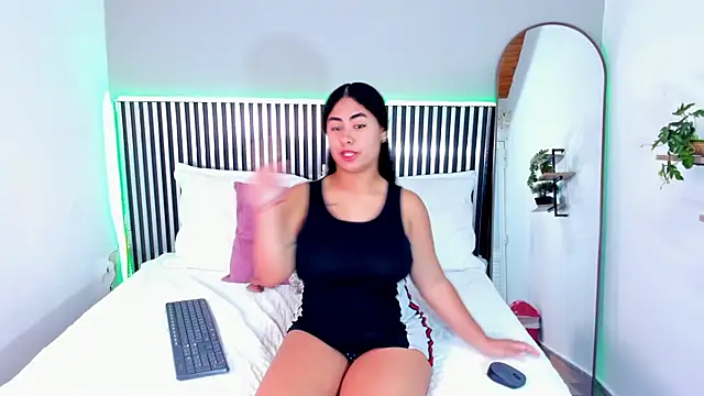 Amber Milers online show from 07-14-26, 08:25
