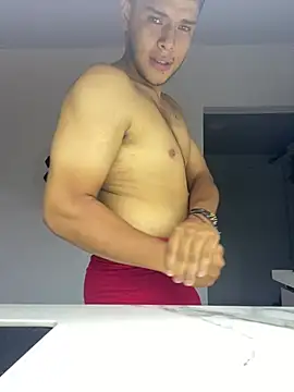 stivenruiz1303 online show from 05-26-26, 06:04