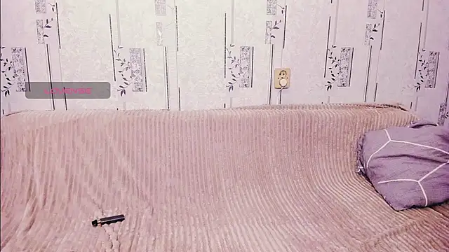 Snapshot of Polly_Megan chatting on 06-20-26, 08:00 Polly Megan online show from 06-20-26, 08:00