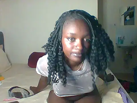 Snapshot of Sexyie_becky chatting on 05-20-26, 07:53 Sexyie becky online show from 05-20-26, 07:53