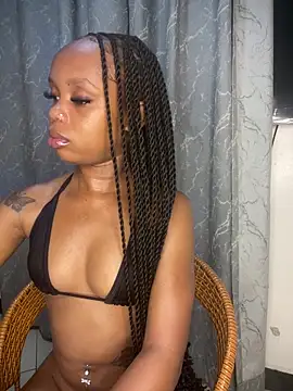 Snapshot of sexyie_caramel chatting on 06-18-26, 08:24 sexyie caramel online show from 06-18-26, 08:24