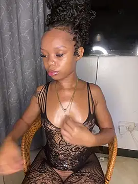 Snapshot of sexyie_caramel chatting on 06-27-26, 07:30 sexyie caramel online show from 06-27-26, 07:30
