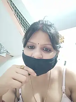 ZOYA-STRIP online show from 06-10-26, 05:23
