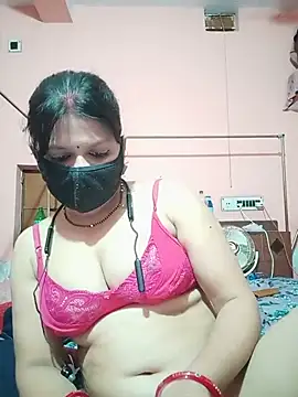 ZOYA-STRIP online show from 07-17-26, 05:07