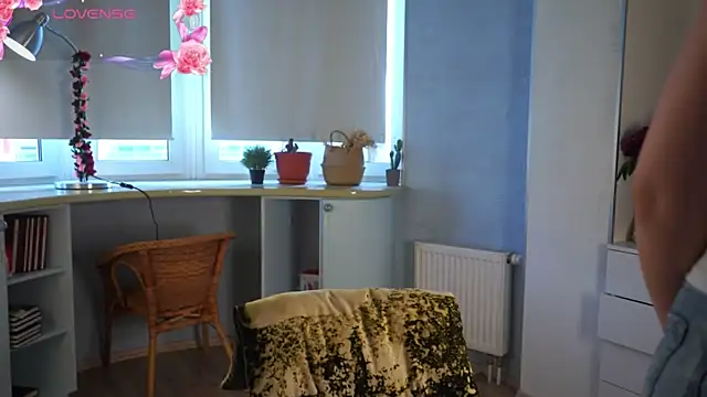 Snapshot of TatianaCichocki chatting on 06-16-26, 02:09 TatianaCichocki online show from 06-16-26, 02:09