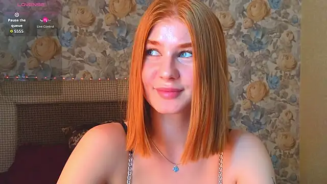 Snapshot of Juli_Ginger chatting on 07-18-26, 03:27 Juli Ginger online show from 07-18-26, 03:27