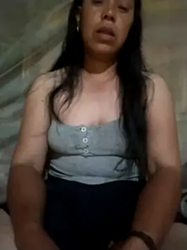 Snapshot of Shine-cute chatting on 05-17-26, 02:13 Shine-cute online show from 05-17-26, 02:13