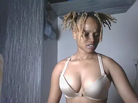 Snapshot of Tempting_Ebony chatting on 06-06-26, 02:16 Tempting Ebony online show from 06-06-26, 02:16
