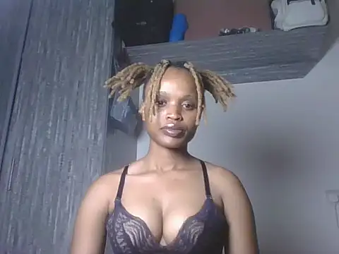 Snapshot of Tempting_Ebony chatting on 06-08-26, 01:28 Tempting Ebony online show from 06-08-26, 01:28