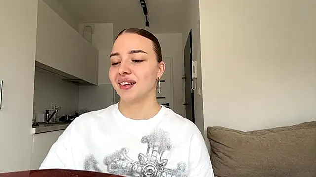 Snapshot of BrandiEngberg chatting on 05-18-26, 11:38 BrandiEngberg online show from 05-18-26, 11:38